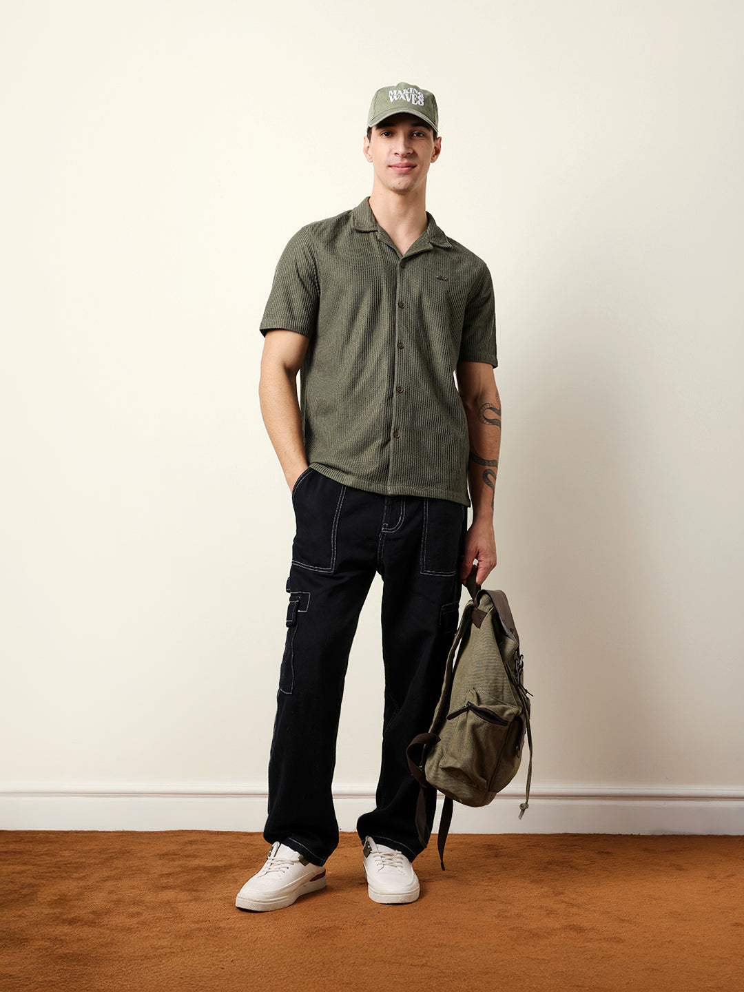 Men Solid Casual Half-Sleeve Shirt