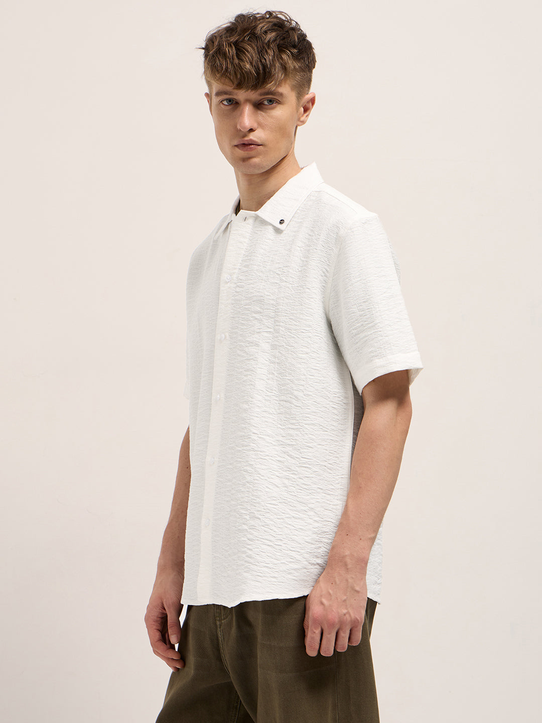 Men White Crinkled Textured Regular Fit Half-Sleeve Casual Shirt