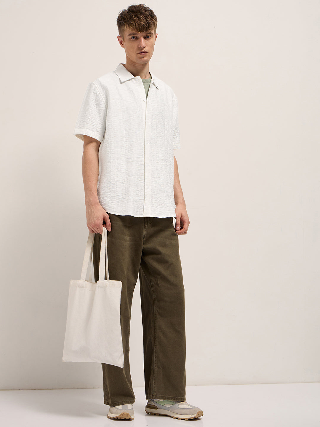 Men White Crinkled Textured Regular Fit Half-Sleeve Casual Shirt