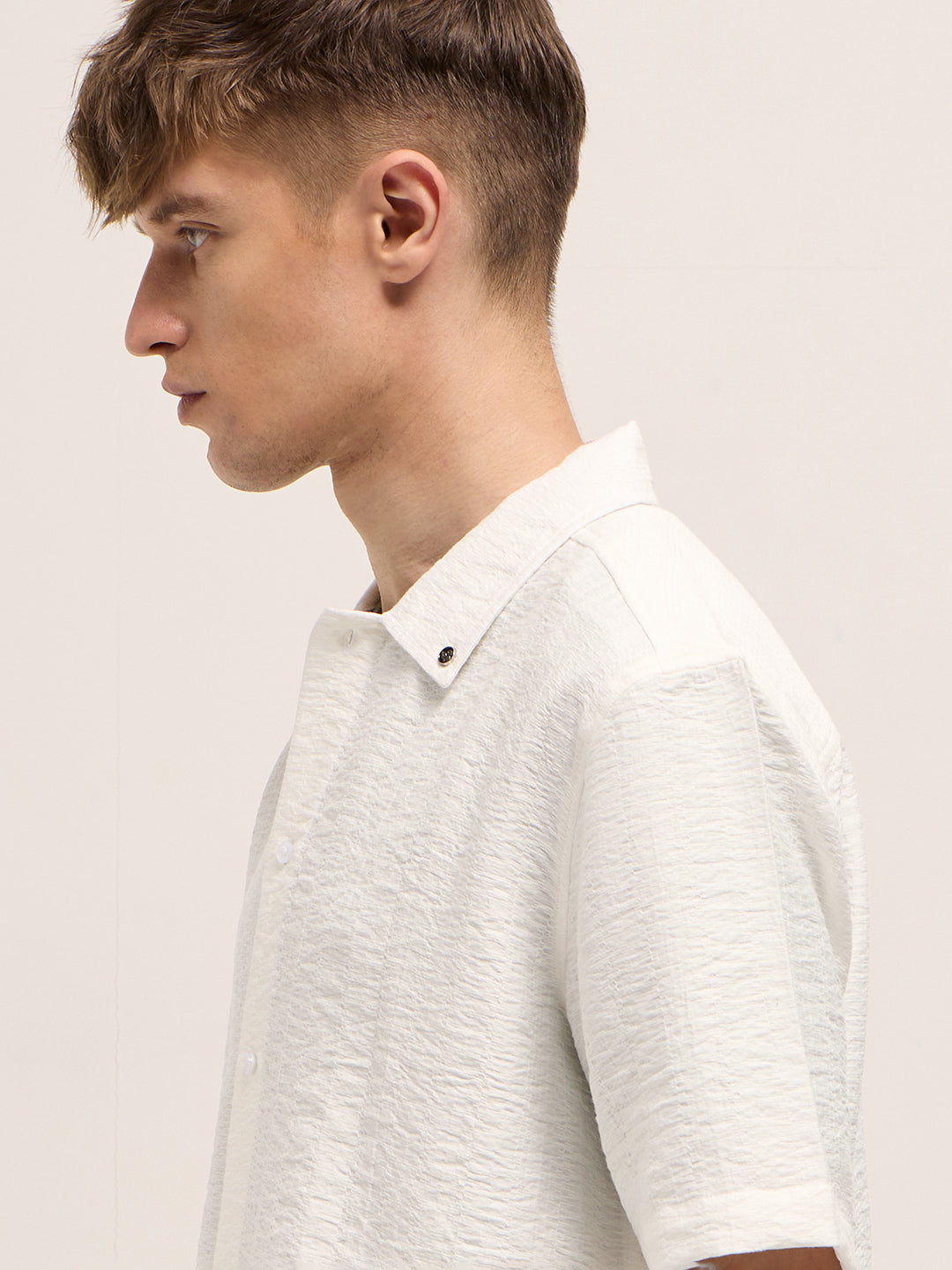 Men White Crinkled Textured Regular Fit Half-Sleeve Casual Shirt