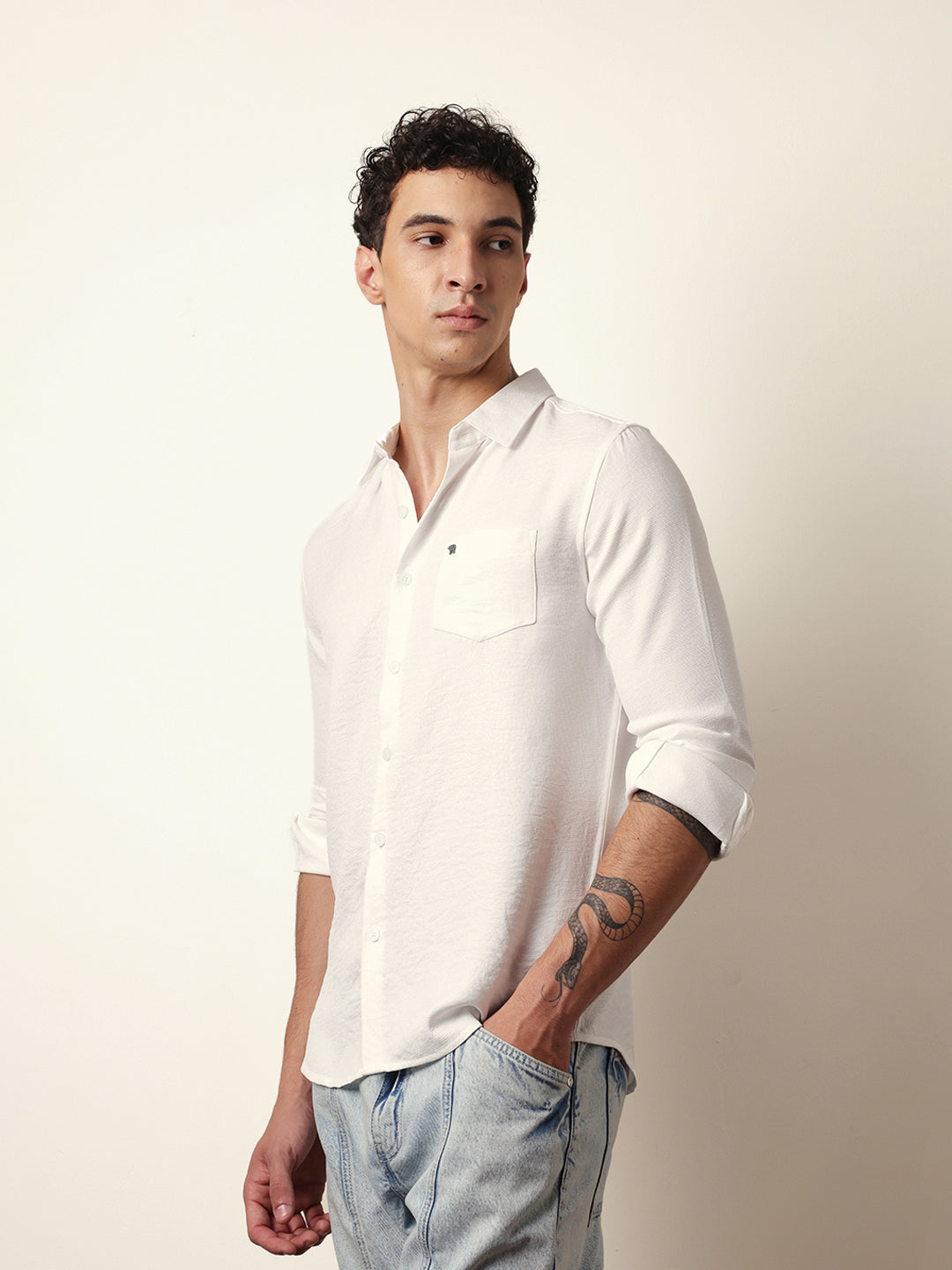 Men Modern Fit Casual Shirt