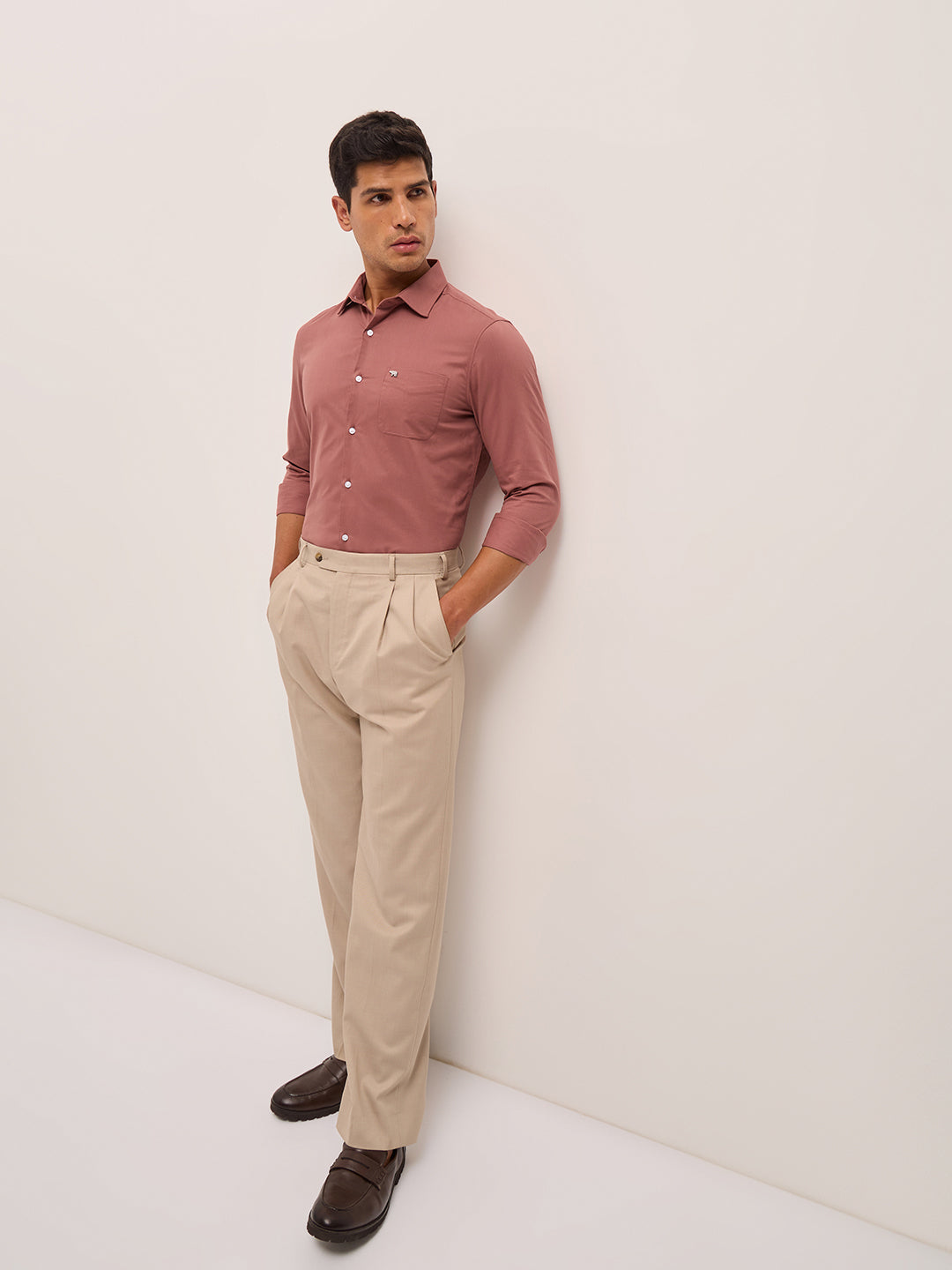 Men Light terracotta Tailored Fit Solid Formal Shirt
