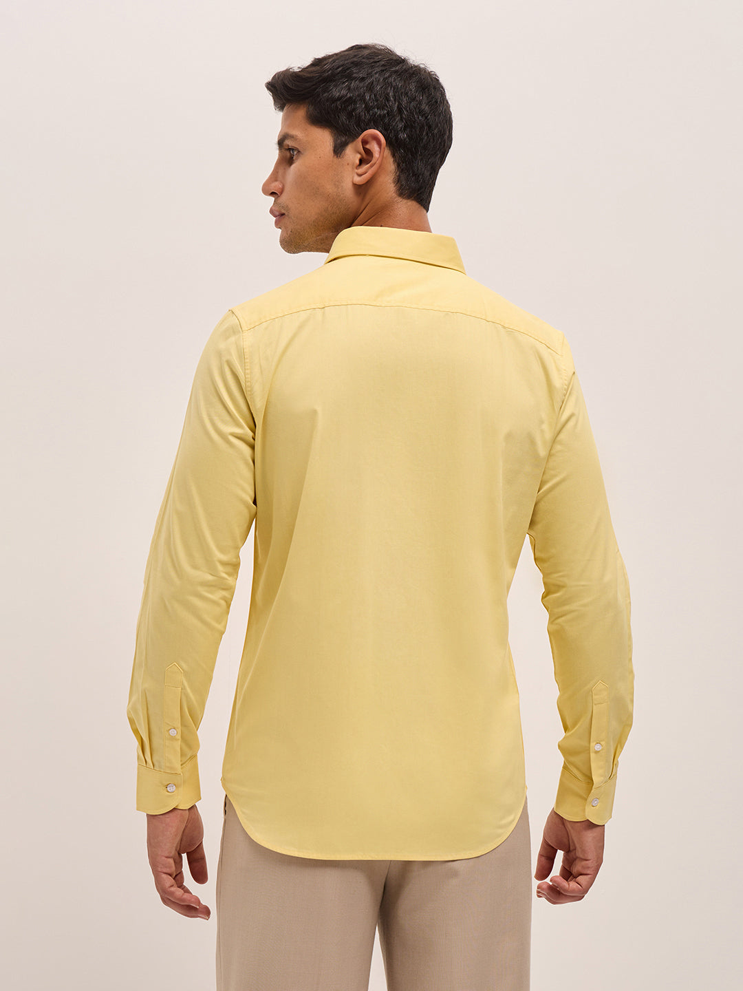 Men Yellow Tailored Fit Solid Formal Shirt
