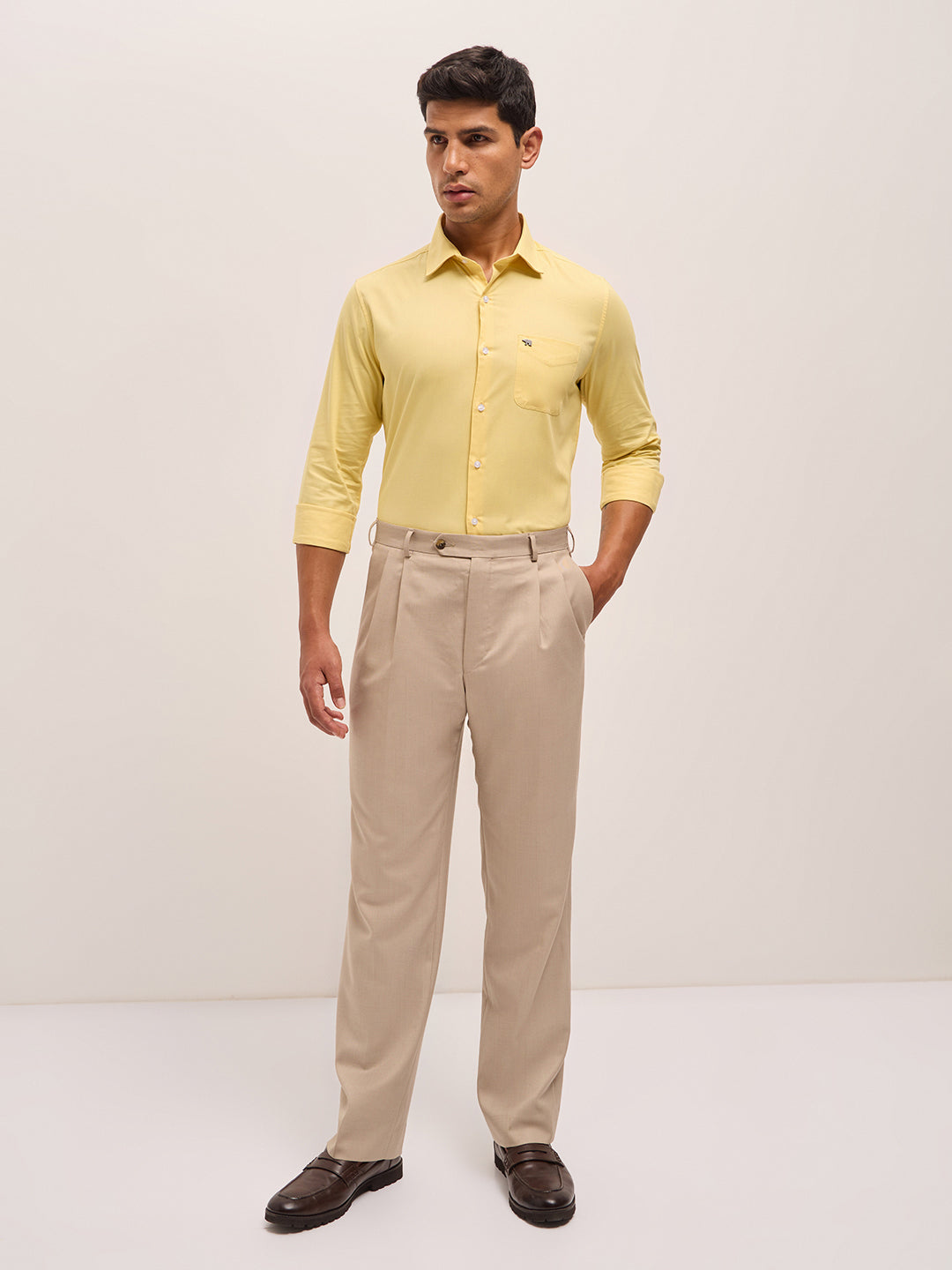 Men Yellow Tailored Fit Solid Formal Shirt