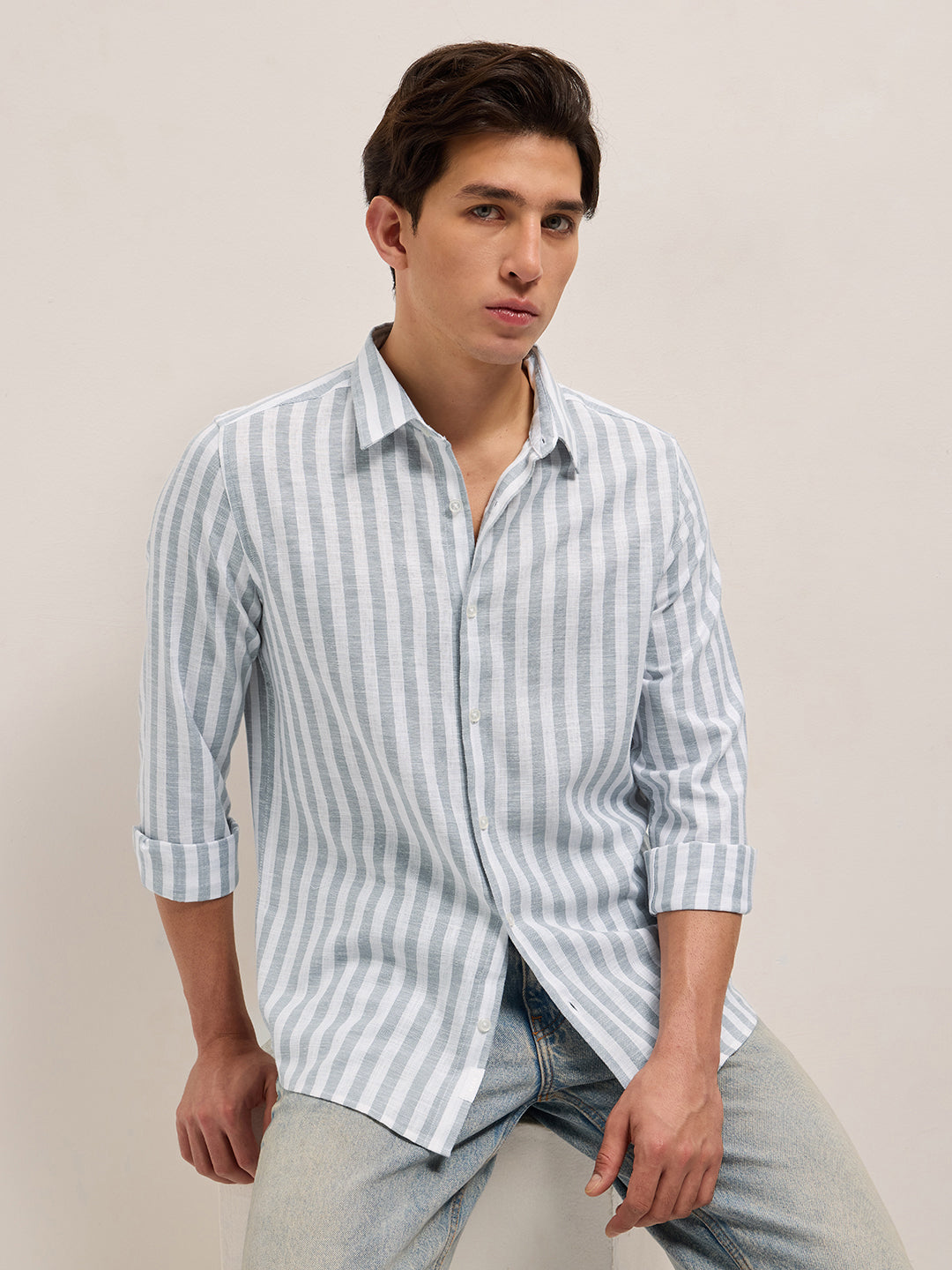 Men Grey & White Vertical Stripes Slim Fit Casual Shirt