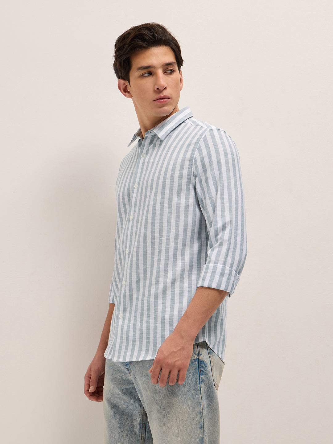 Men Grey & White Vertical Stripes Slim Fit Casual Shirt