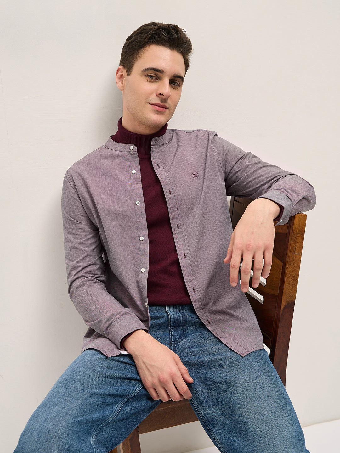 Men Purple Solid Mandarin Collar Slim Fit Casual Shirt