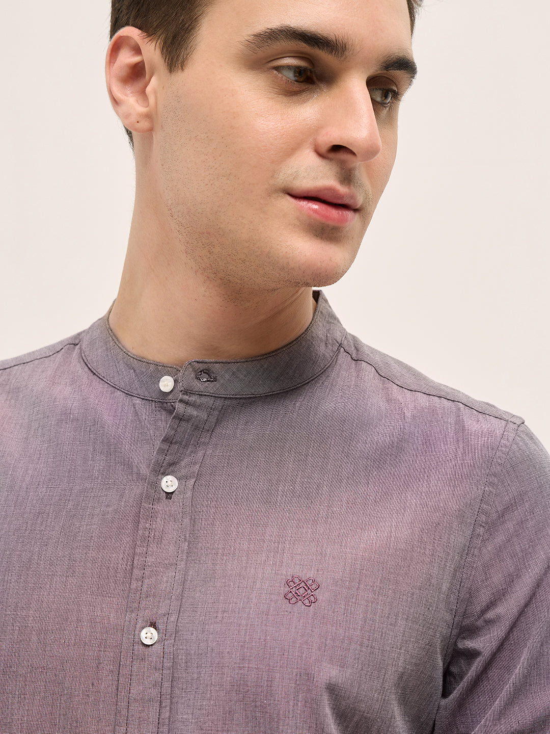 Men Purple Solid Mandarin Collar Slim Fit Casual Shirt