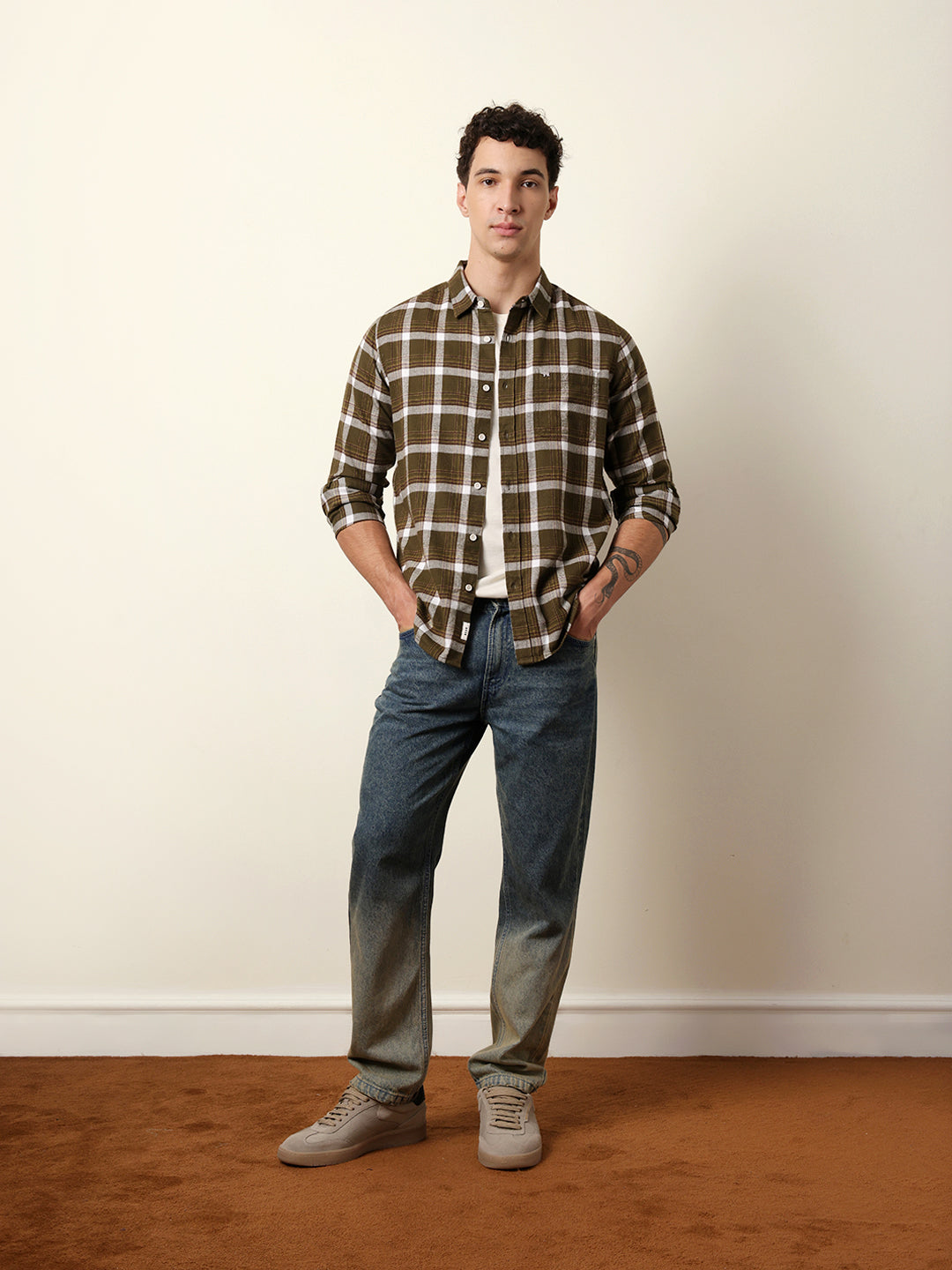 Men Checked Casual Full-Sleeve Shirt