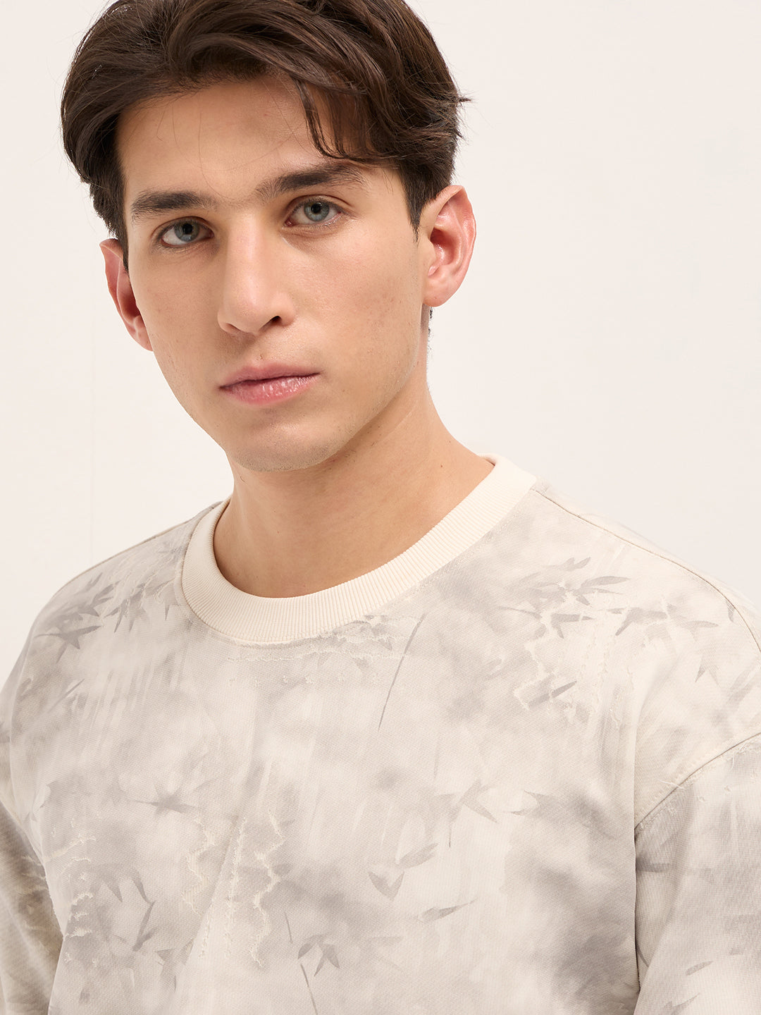 Men White Relaxed Fit Crew Neck T-Shirt