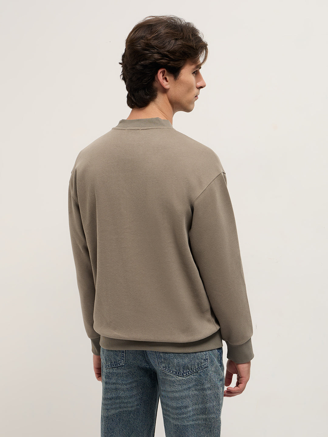 Men Grey Solid Relaxed Fit Henley Neck T-Shirt