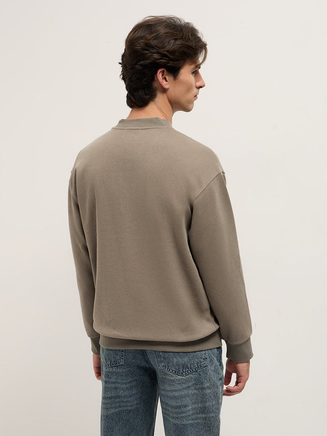 Men Grey Solid Relaxed Fit Henley Neck T-Shirt