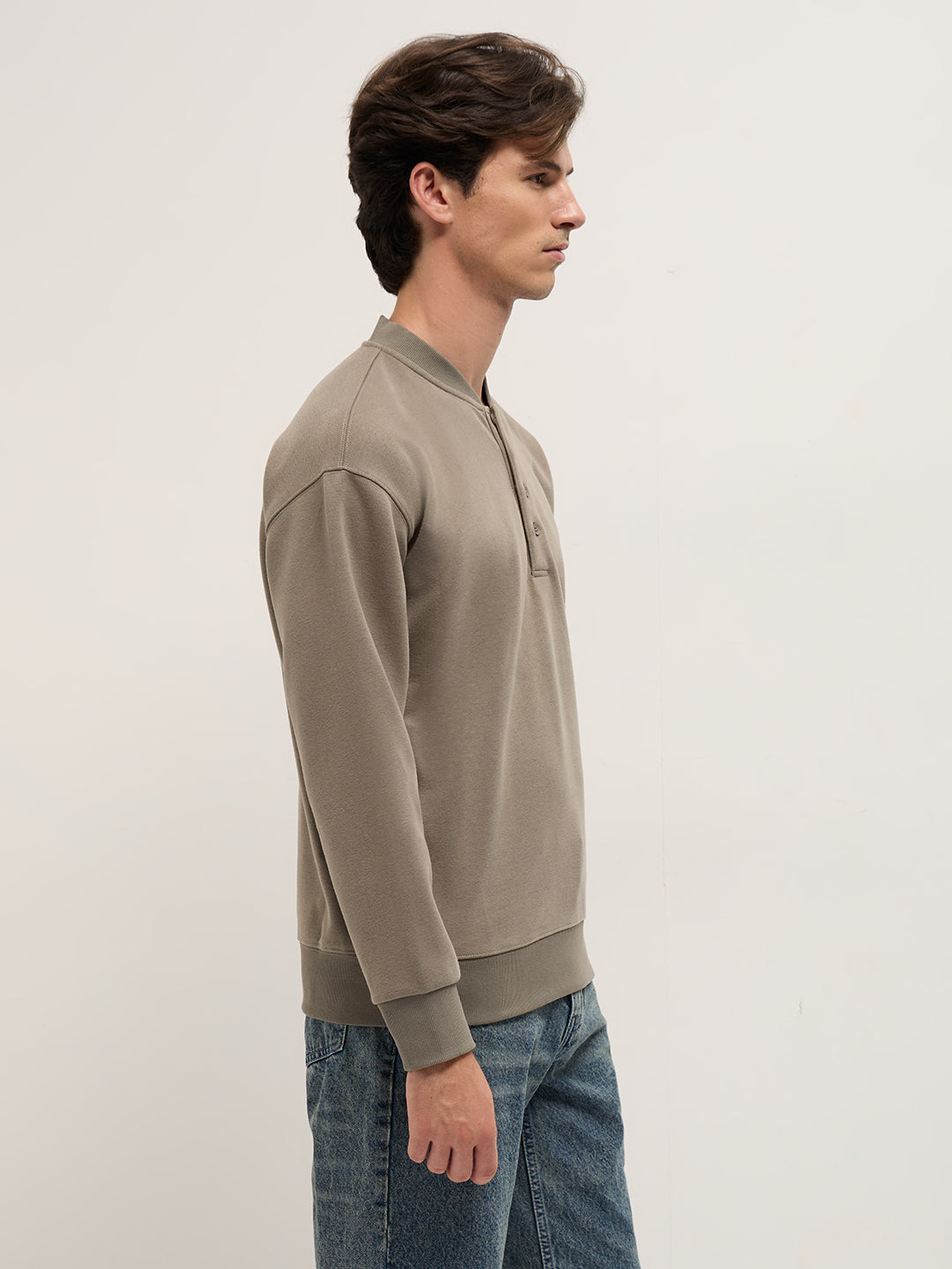 Men Grey Solid Relaxed Fit Henley Neck T-Shirt