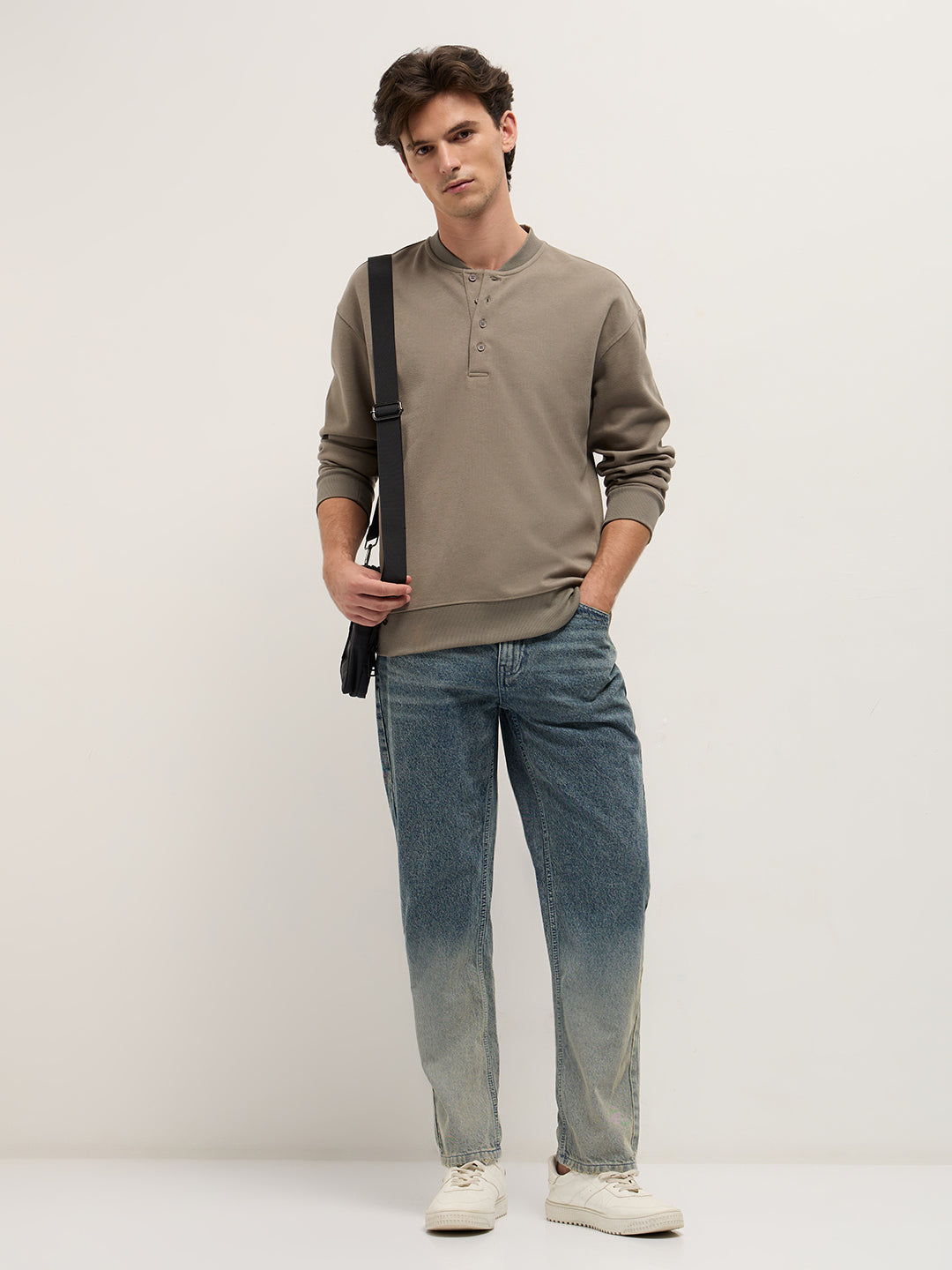Men Grey Solid Relaxed Fit Henley Neck T-Shirt