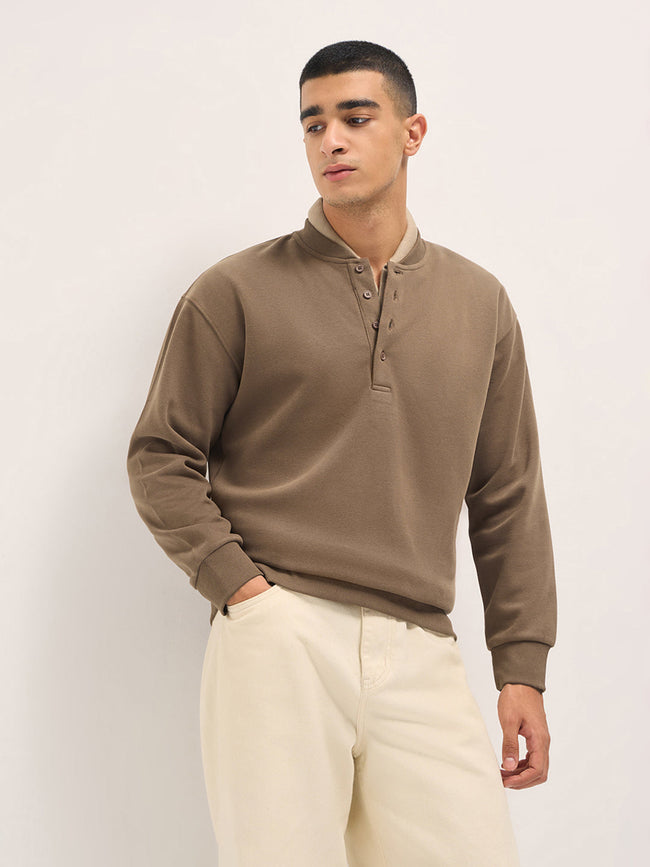 Men Brown Solid Relaxed Fit Henley Neck T-Shirt