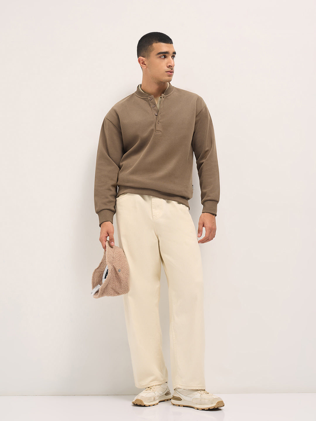 Men Brown Solid Relaxed Fit Henley Neck T-Shirt