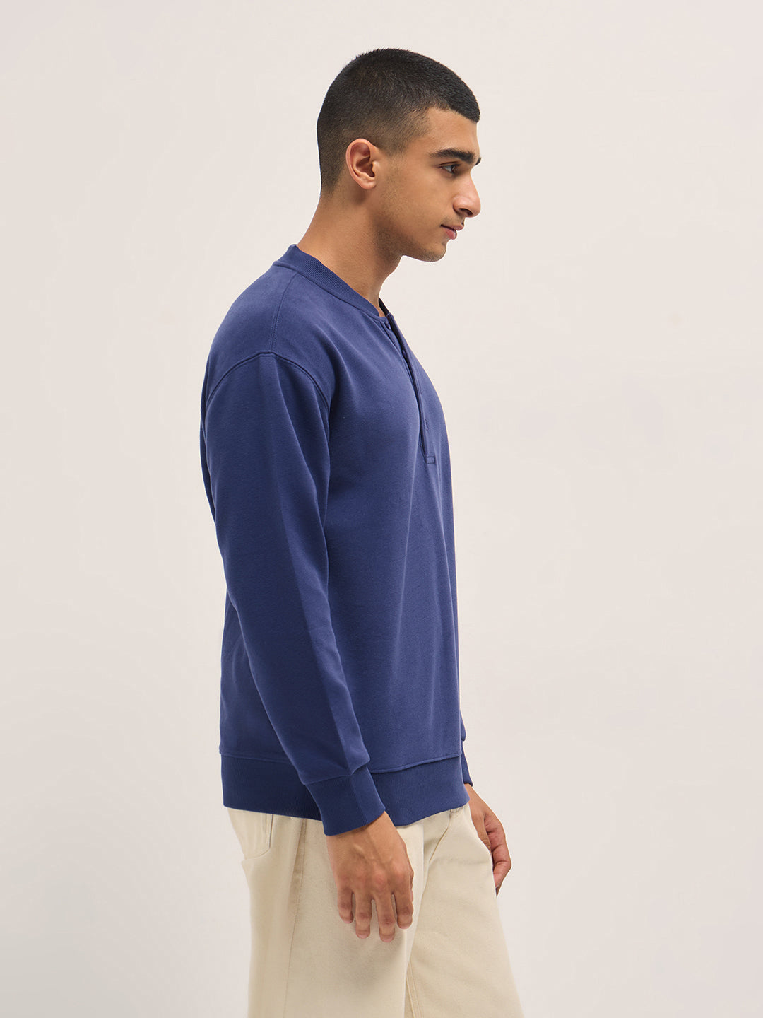 Men Blue Solid Relaxed Fit Henley Neck T-Shirt