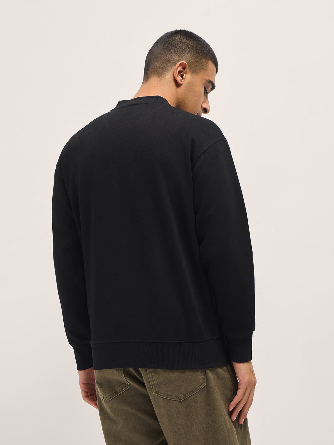 Men Black Solid Relaxed Fit Henley Neck T-Shirt