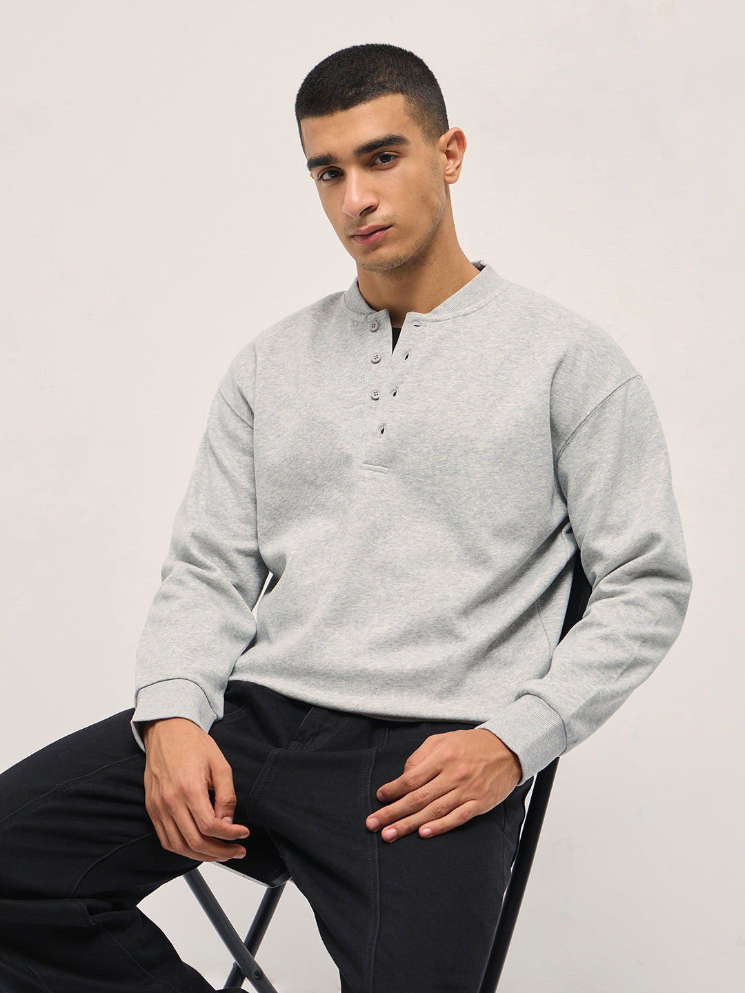 Men Light Grey Solid Relaxed Fit Henley Neck T-Shirt