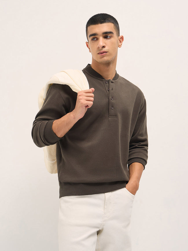 Men Brown Solid Relaxed Fit Henley Neck T-Shirt