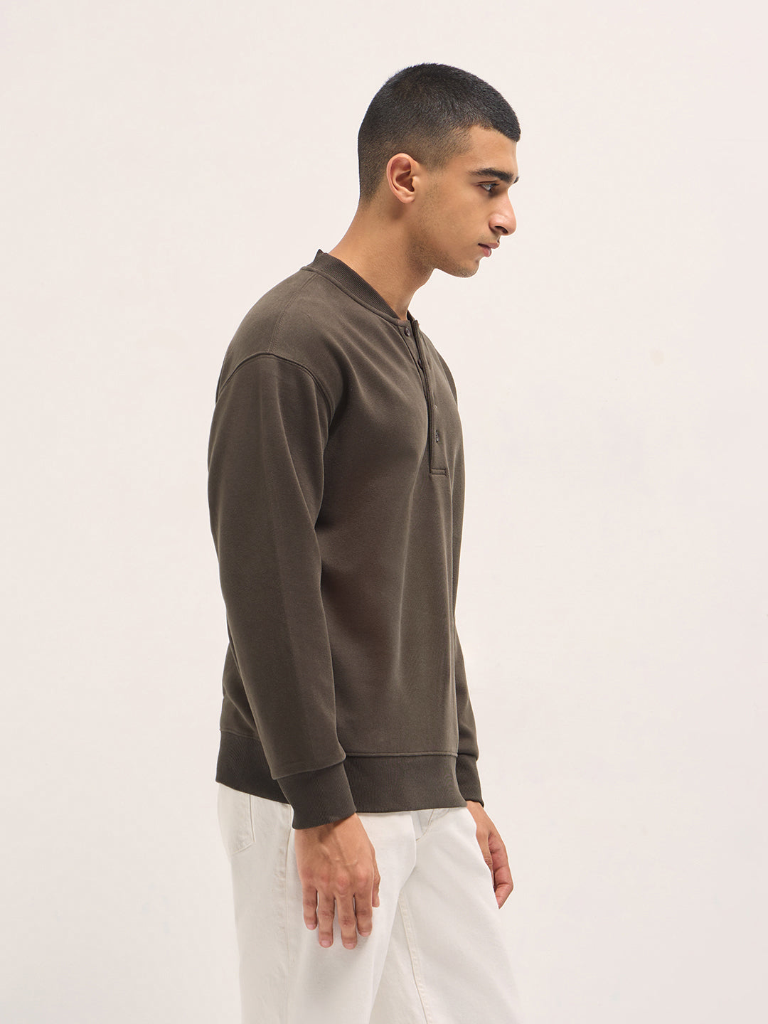 Men Brown Solid Relaxed Fit Henley Neck T-Shirt