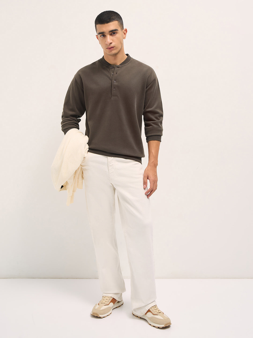 Men Brown Solid Relaxed Fit Henley Neck T-Shirt