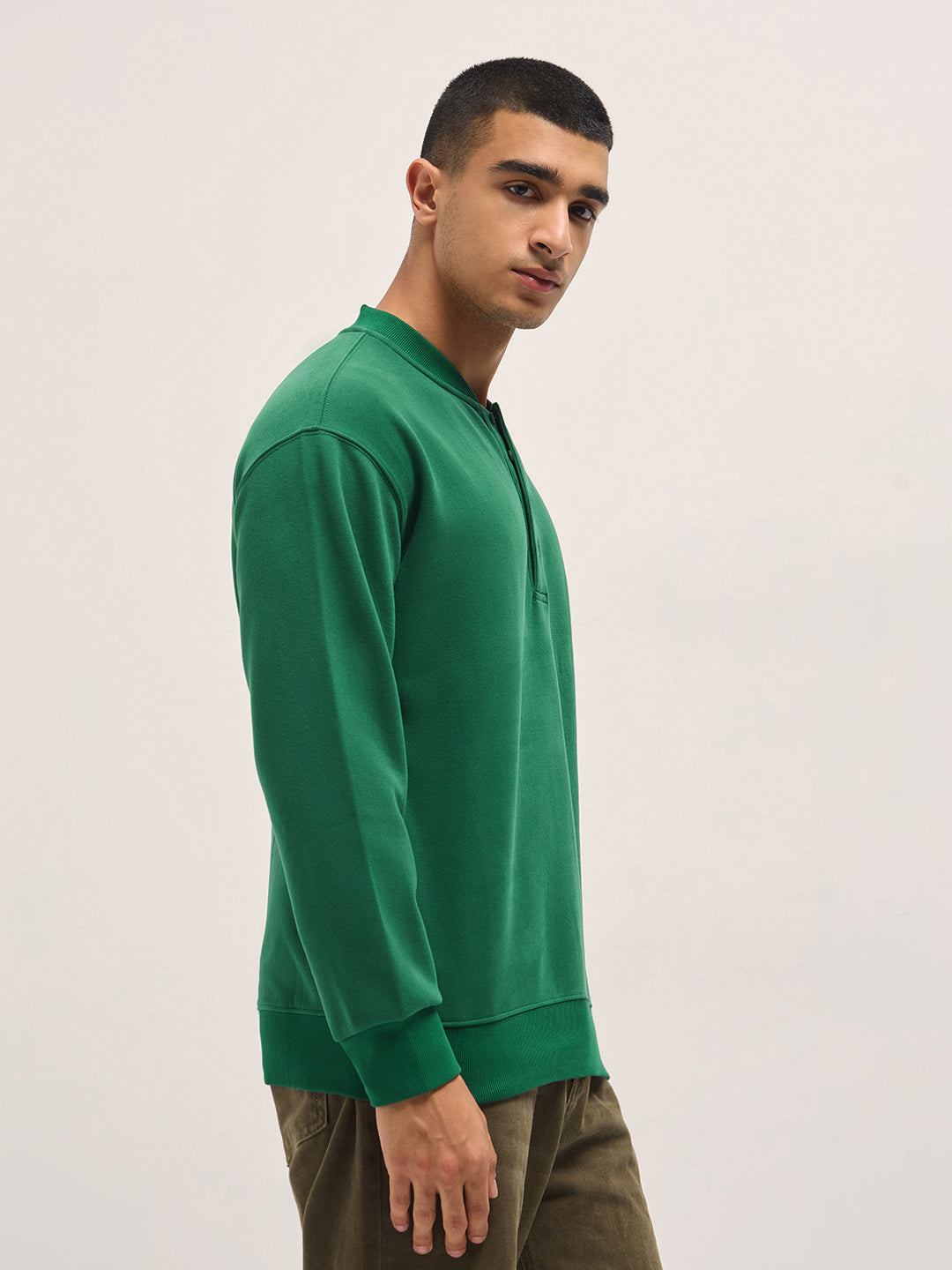 Men Green Solid Relaxed Fit Henley Neck T-Shirt