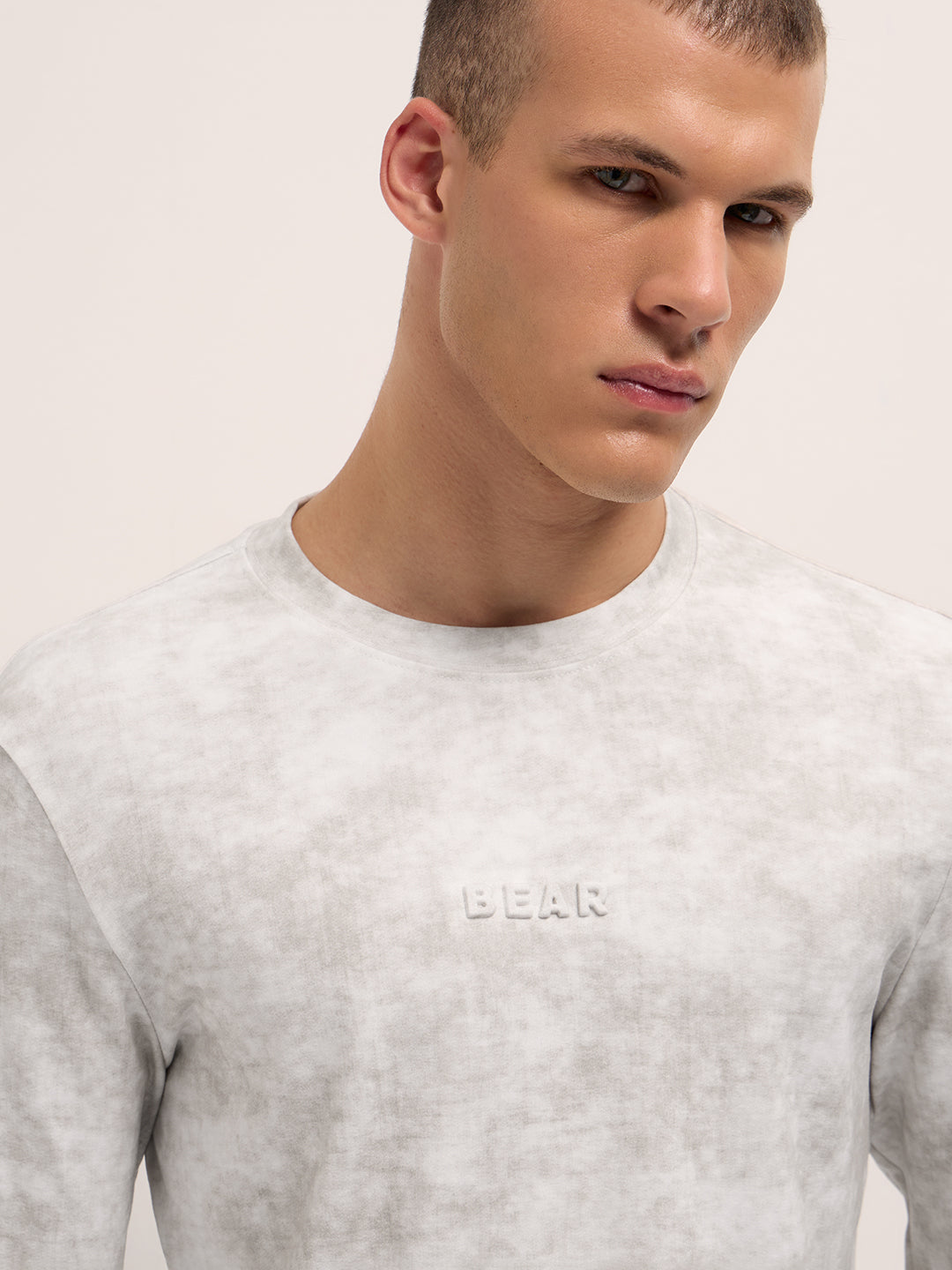 Men White Slim Fit Crew Neck T-Shirt