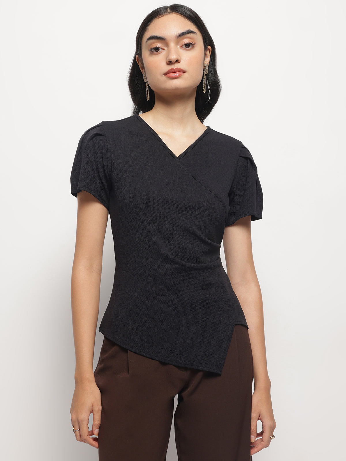 Women Waist Pleated and Asymmetrical Hem Fitted Shirt Sleeves Top