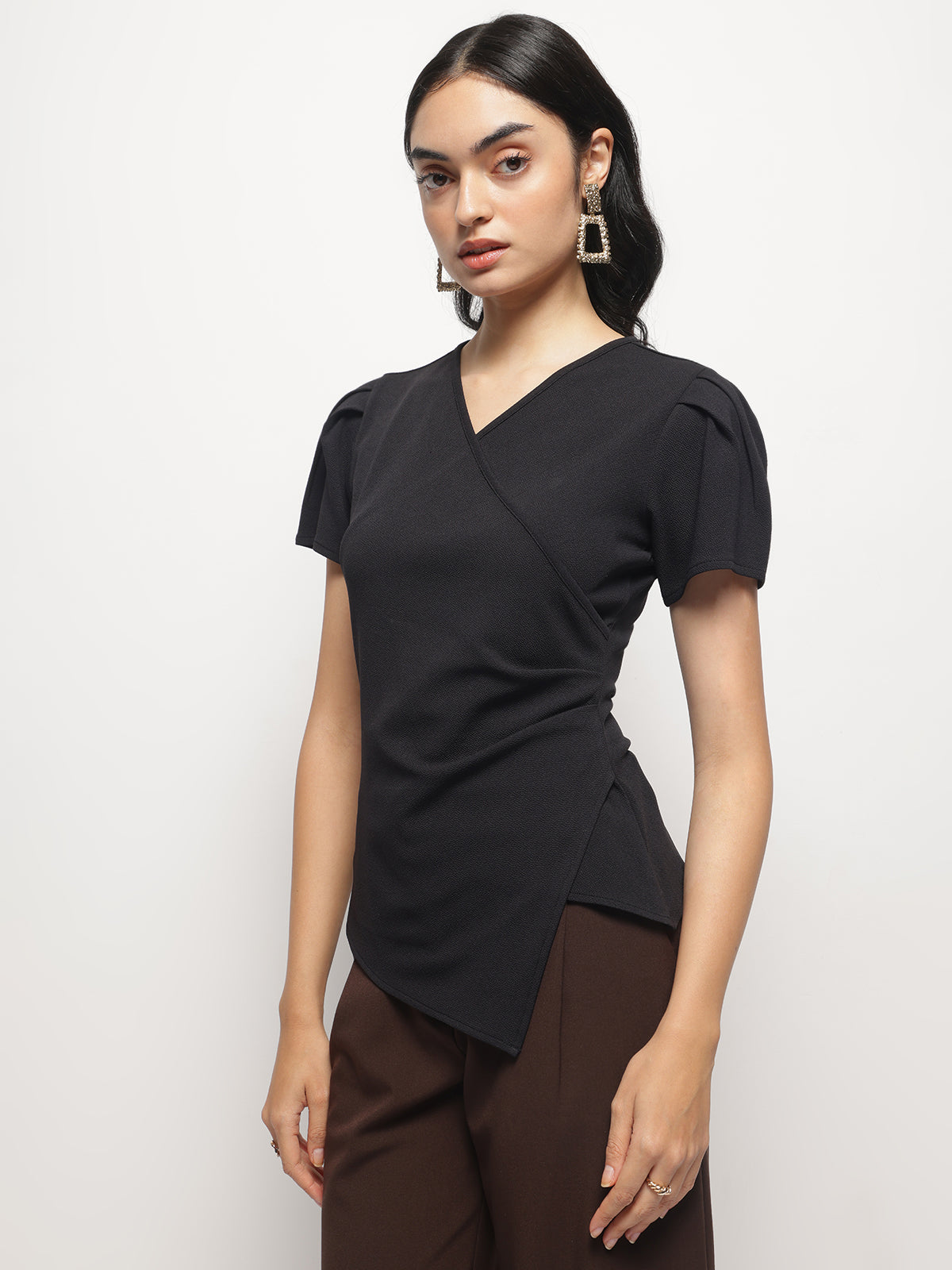 Women Waist Pleated and Asymmetrical Hem Fitted Shirt Sleeves Top
