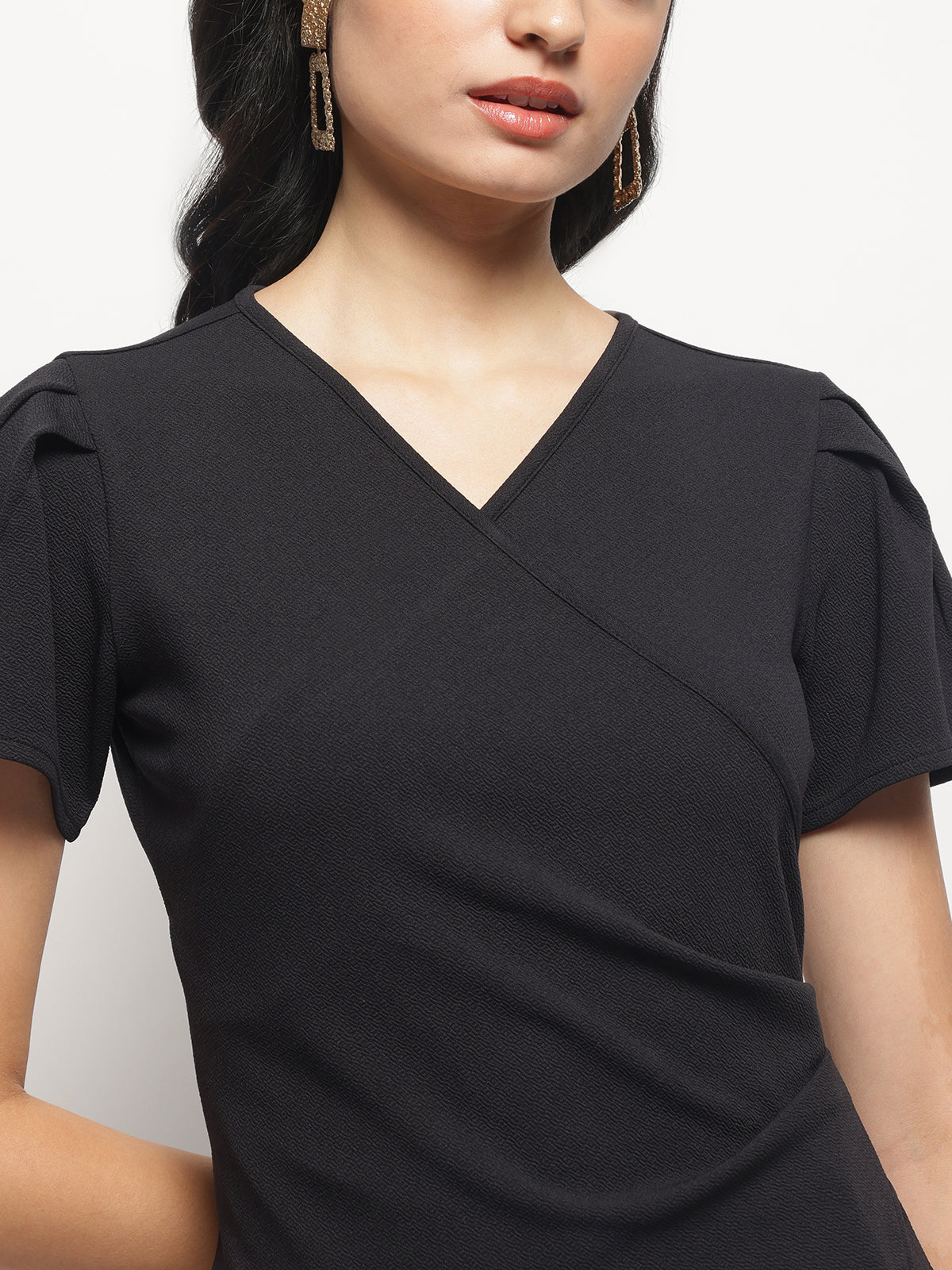 Women Waist Pleated and Asymmetrical Hem Fitted Shirt Sleeves Top