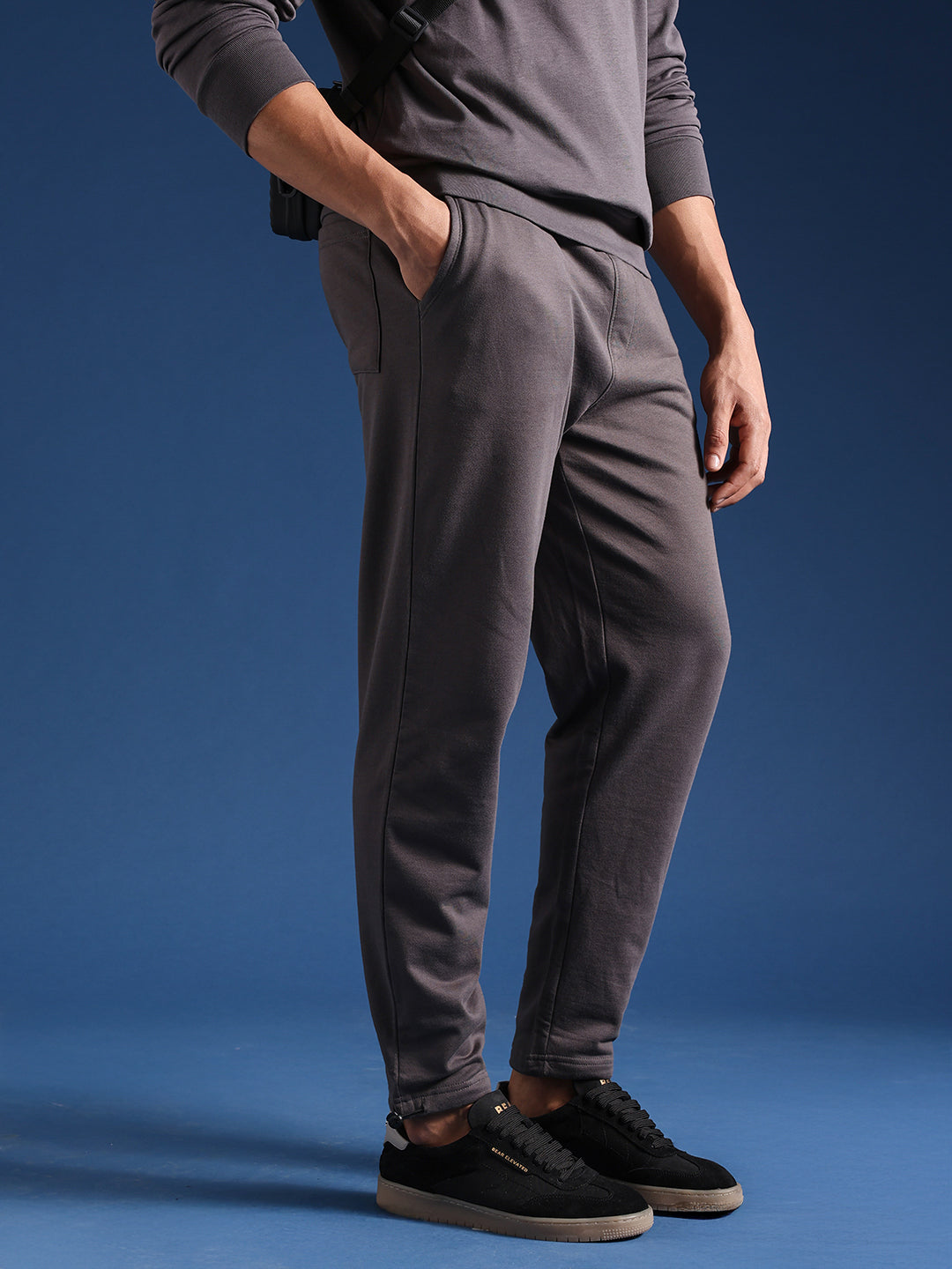 Men Solid Cotton Relaxed Fit Jogger