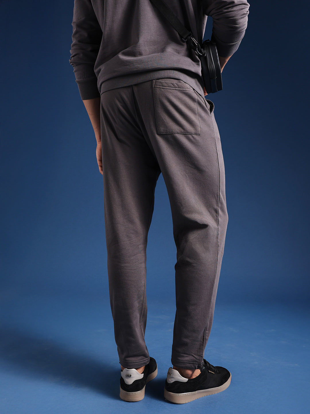 Men Solid Cotton Relaxed Fit Jogger