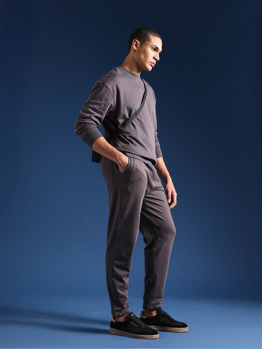 Men Solid Cotton Relaxed Fit Jogger