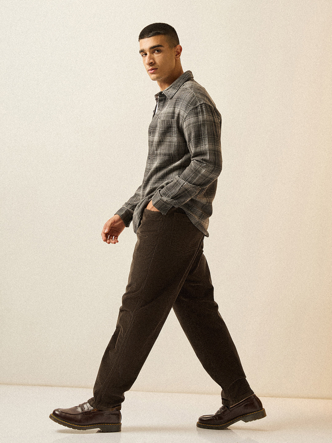 Men Olive Solid Baggy Fit Corduroy Cotton Pant