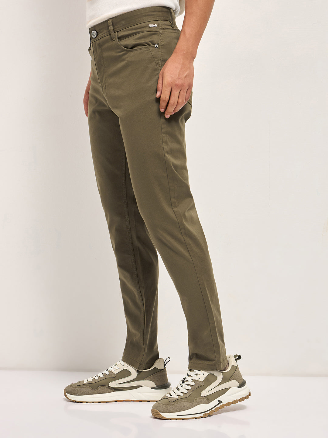 Men Olive Solid Slim Fit Casual Chino Trouser