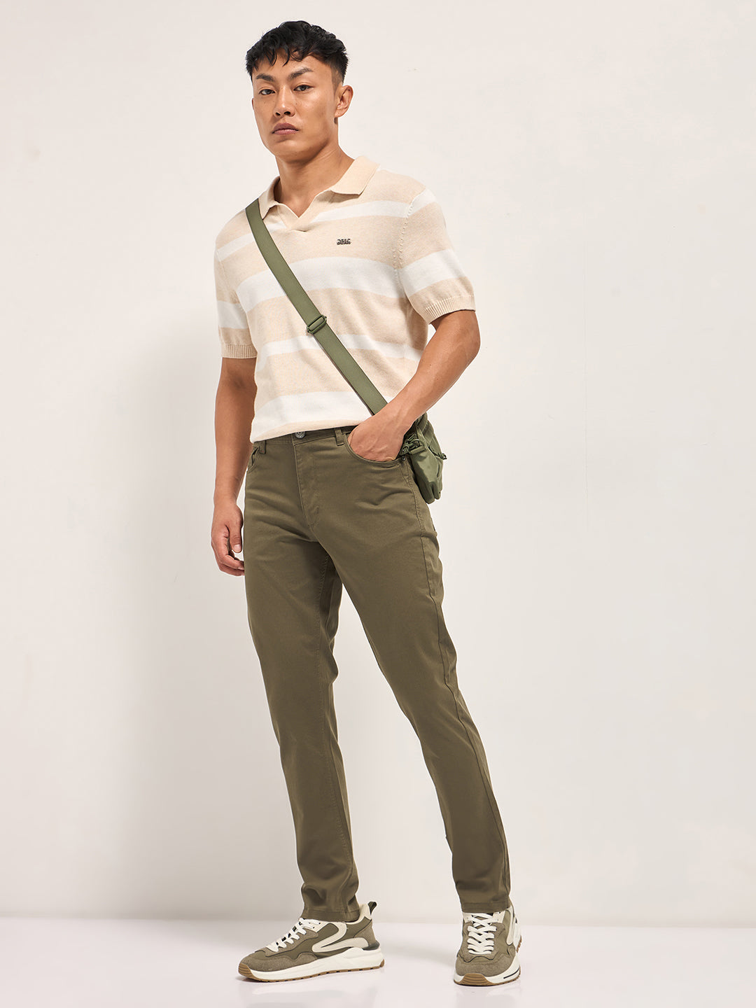 Men Olive Solid Slim Fit Casual Chino Trouser