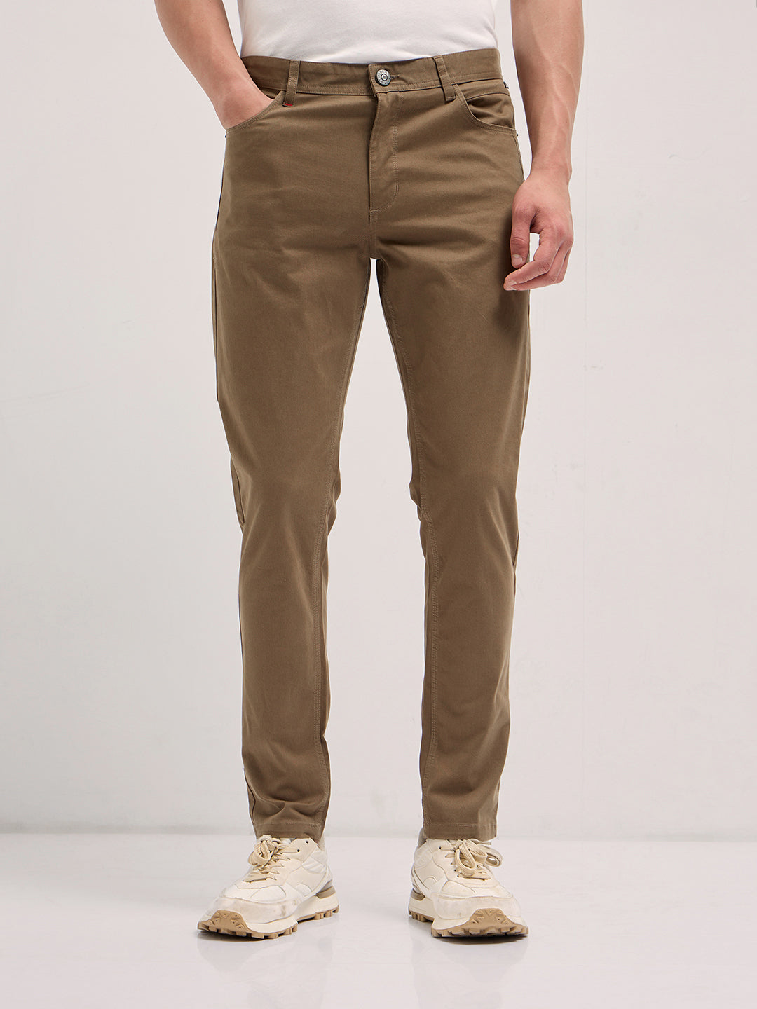Men Brown Solid Slim Fit Casual Chino Trouser