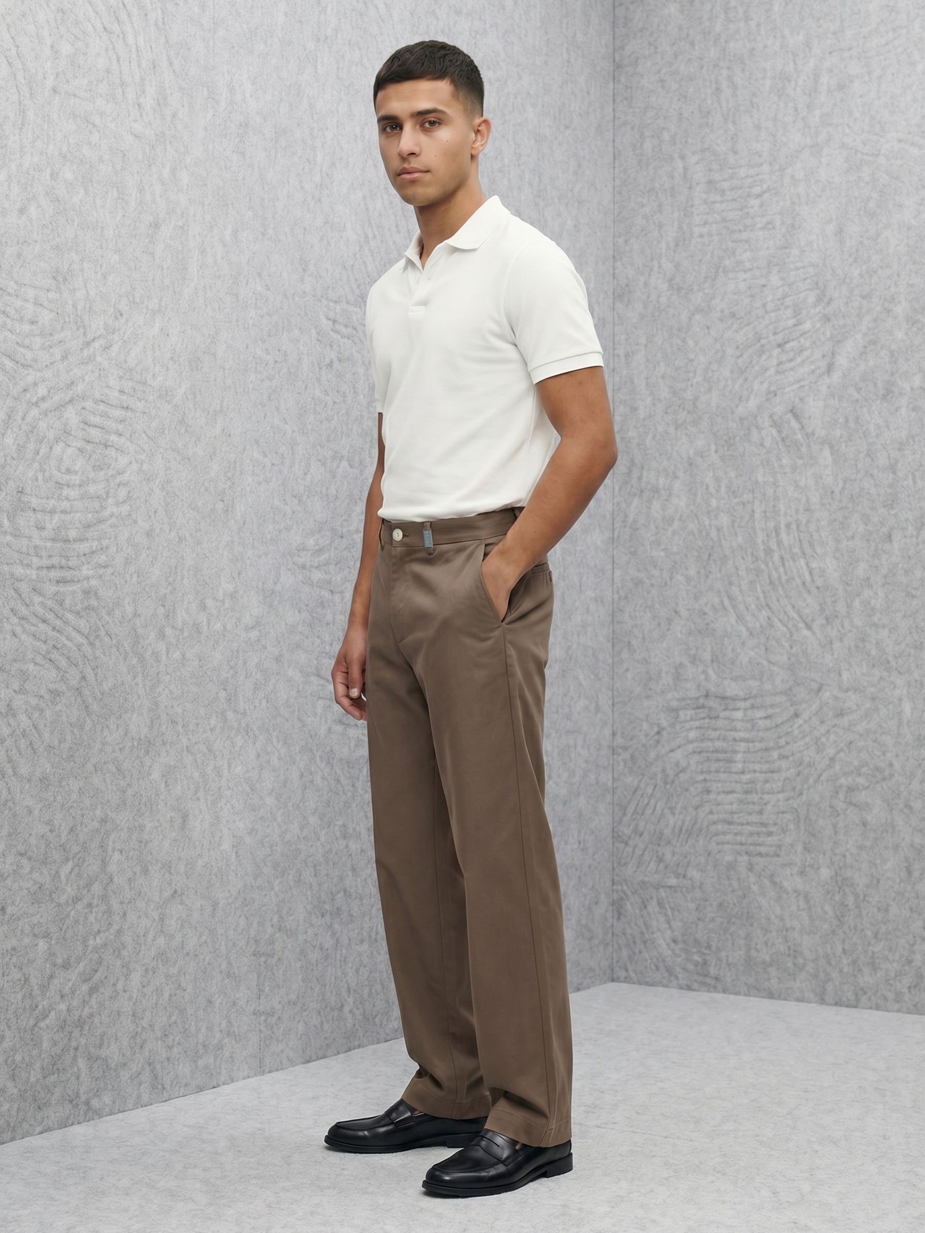 Men Brown Solid Cargo Pants