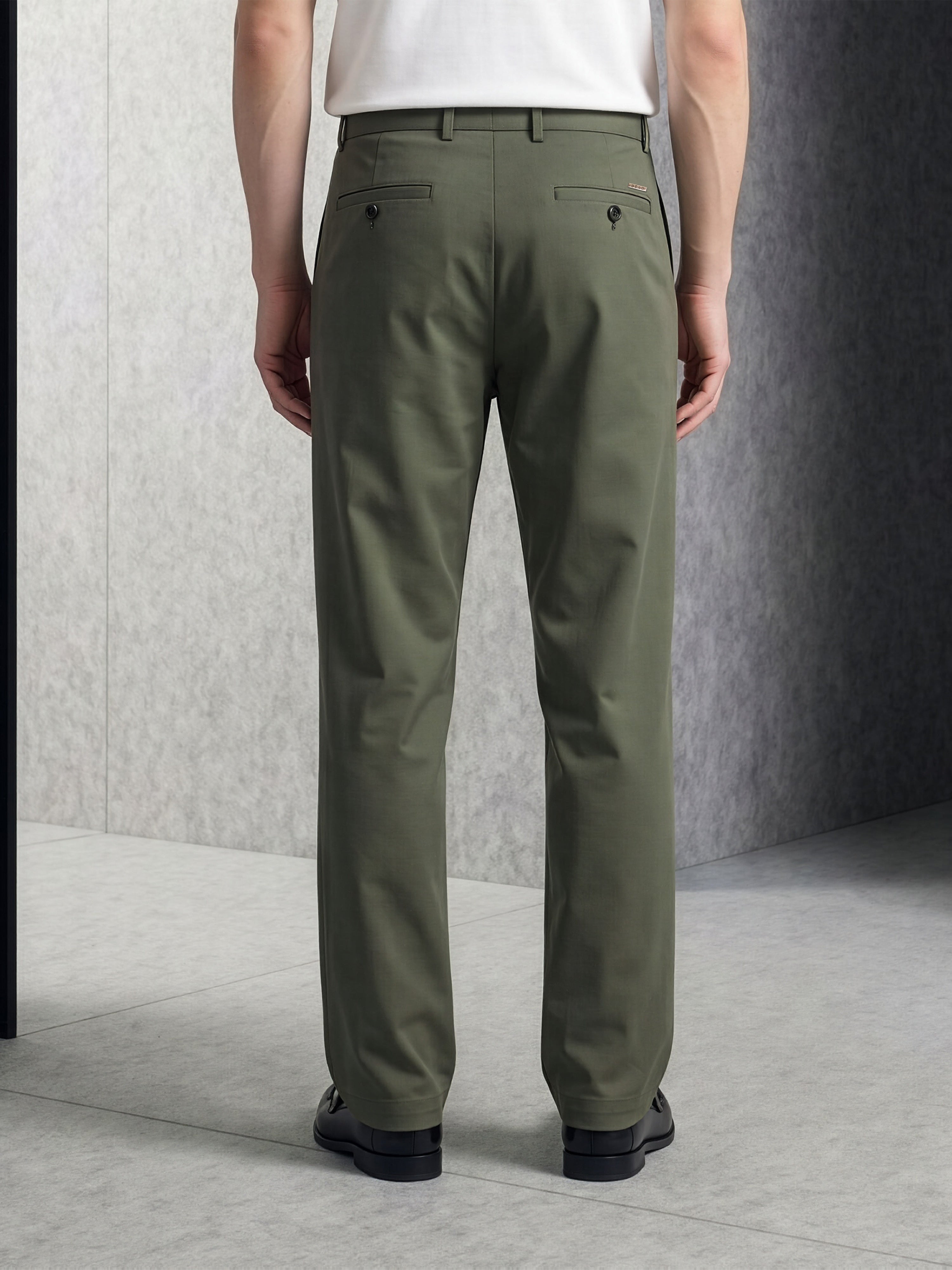 Men Olive Solid Casual Trouser