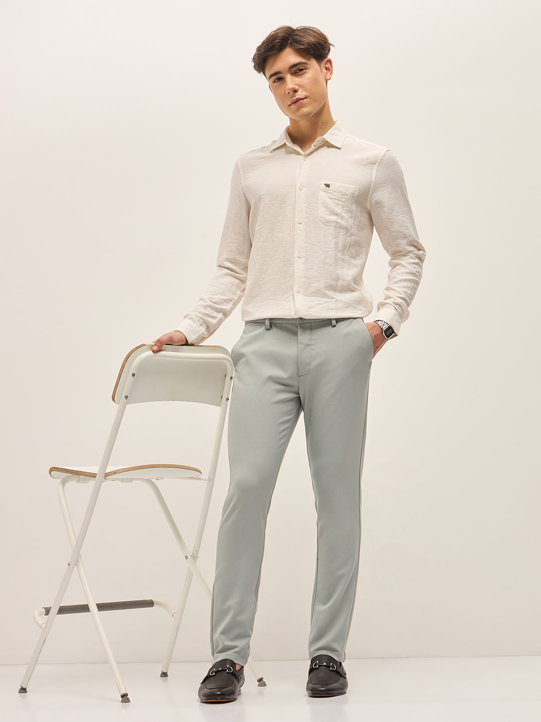 Men Grey Solid 4 Way Stretch Formal Trouser