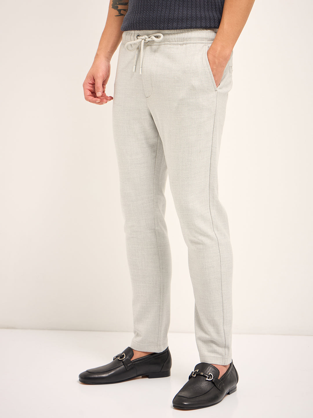 Men Grey Solid 4 Way Stretch Formal Trouser