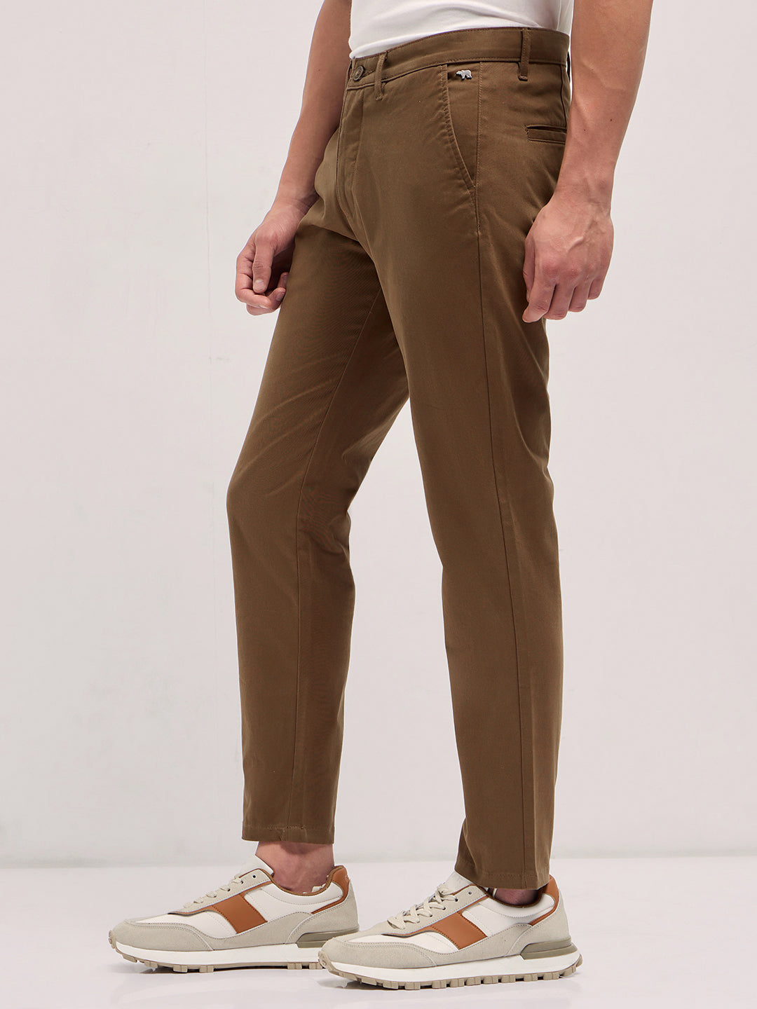 Men Brown Solid Slim Fit Casual Chino Trouser