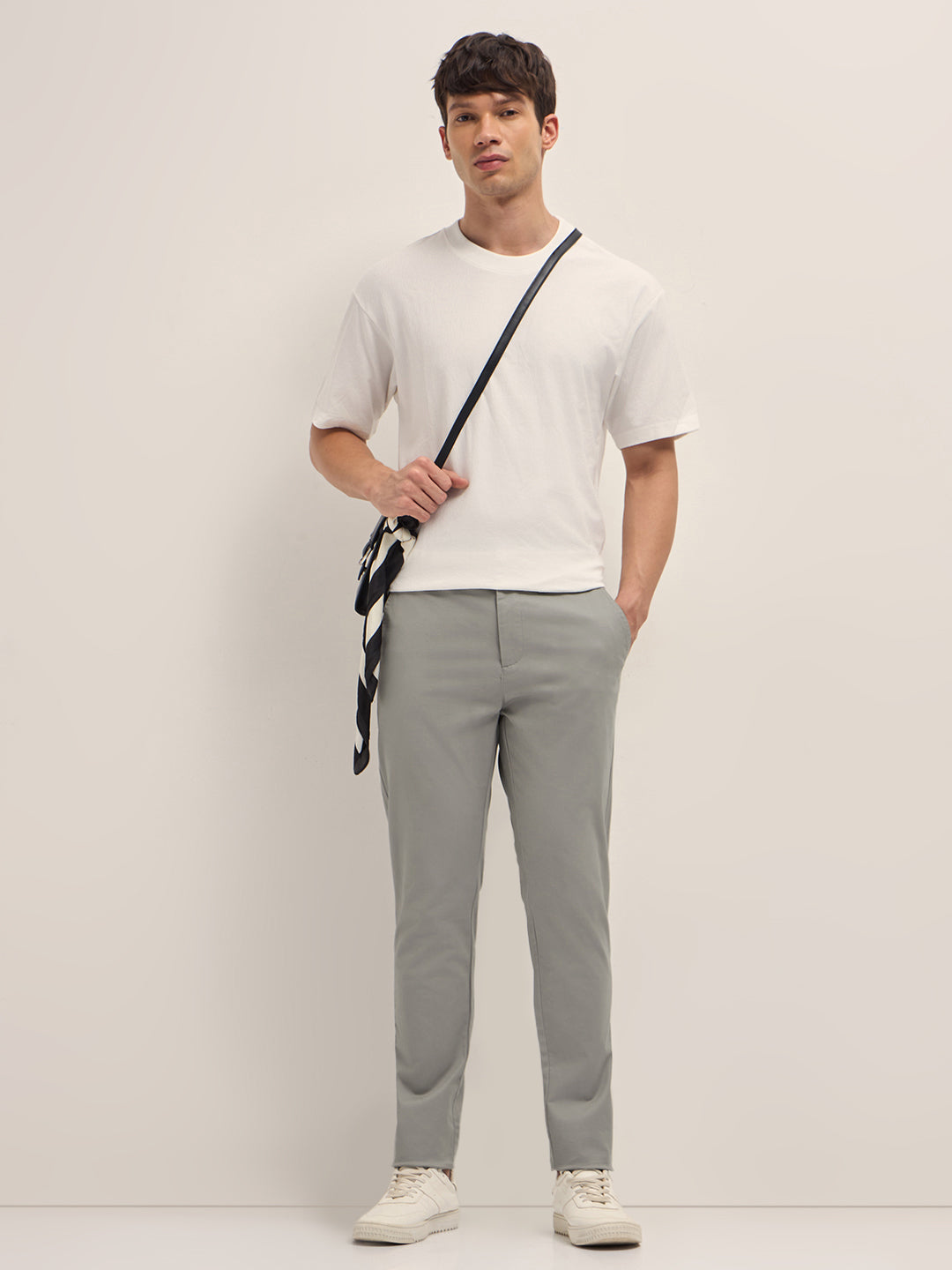 Men Solid Cotton Casual Trouser