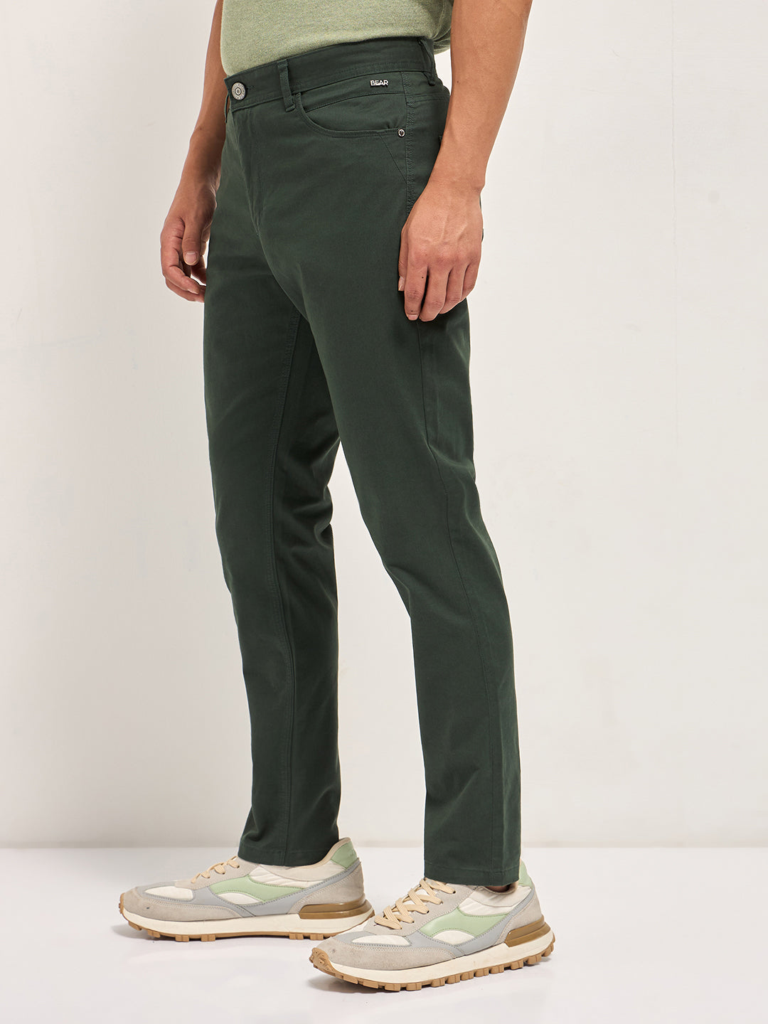 Men Green Solid Slim Fit Casual Chino Trouser