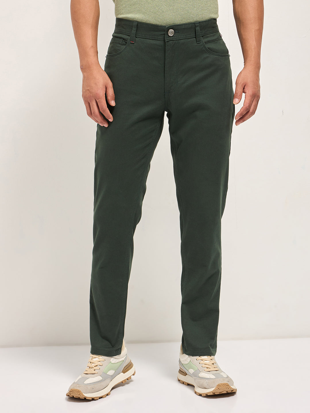 Men Green Solid Slim Fit Casual Chino Trouser