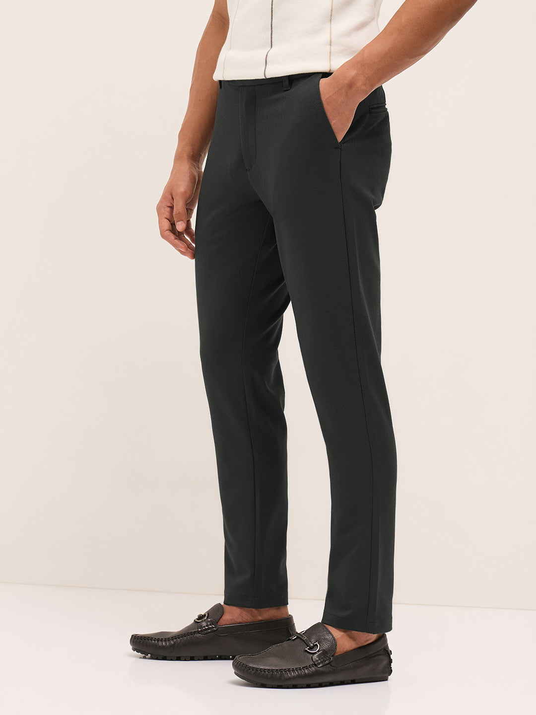 Men Grey Textured Polyester Blend Slim Fit Formal Trousers