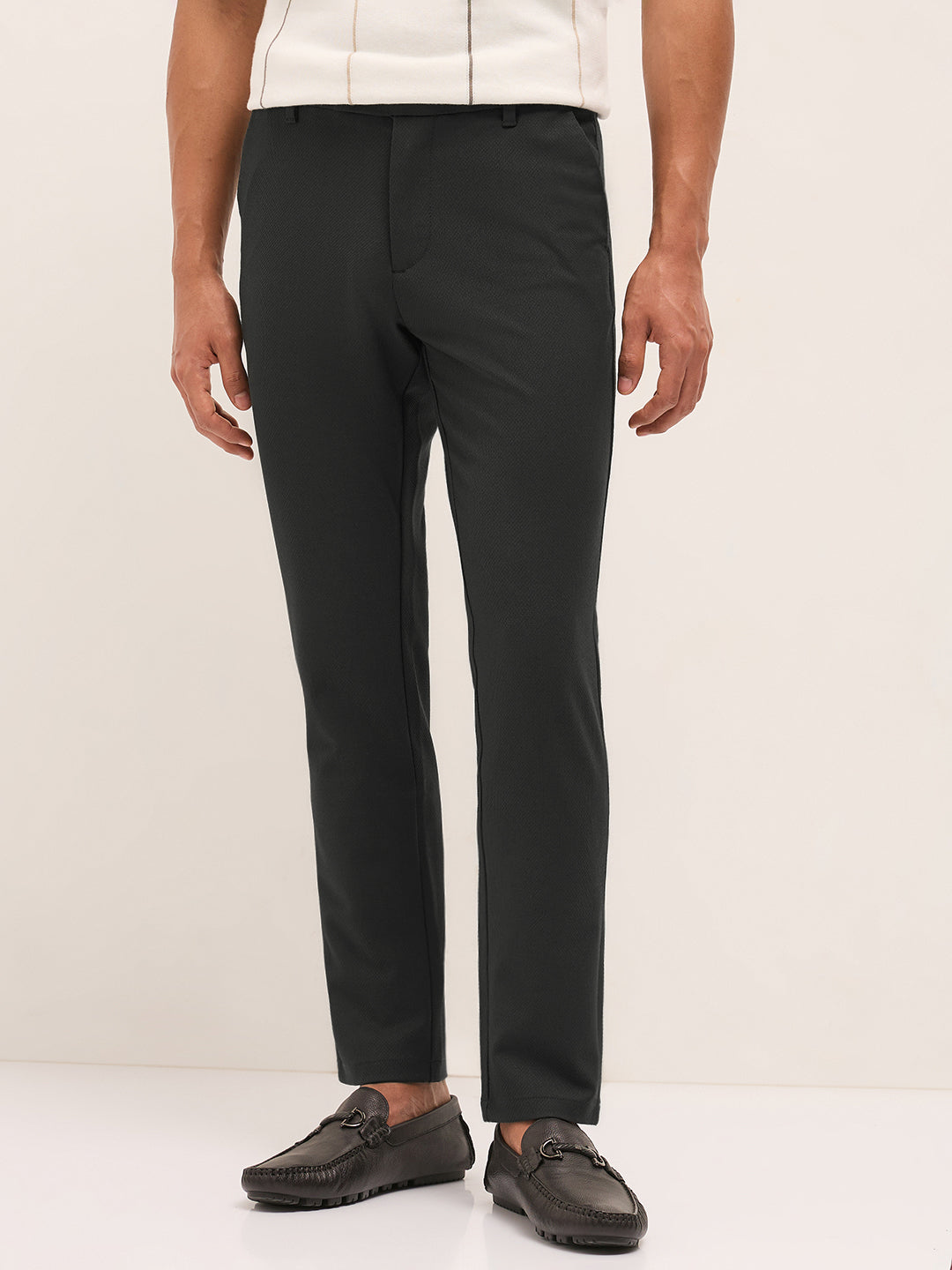 Men Grey Textured Polyester Blend Slim Fit Formal Trousers