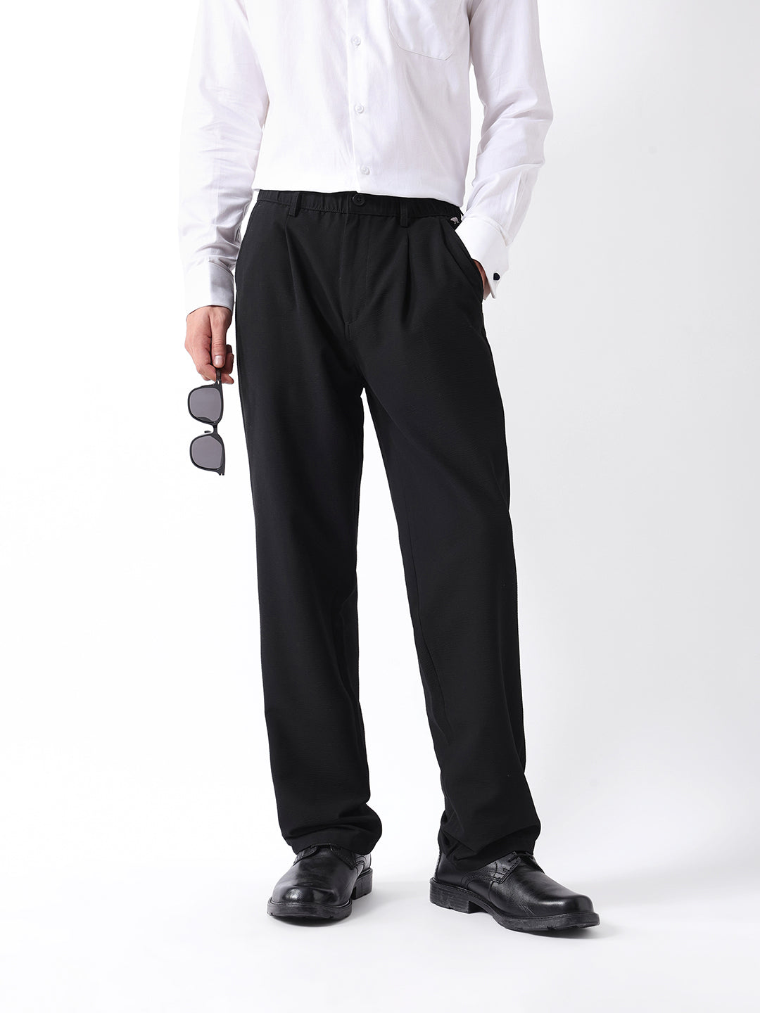 Men Black Solid Elasticated Casual Trouser