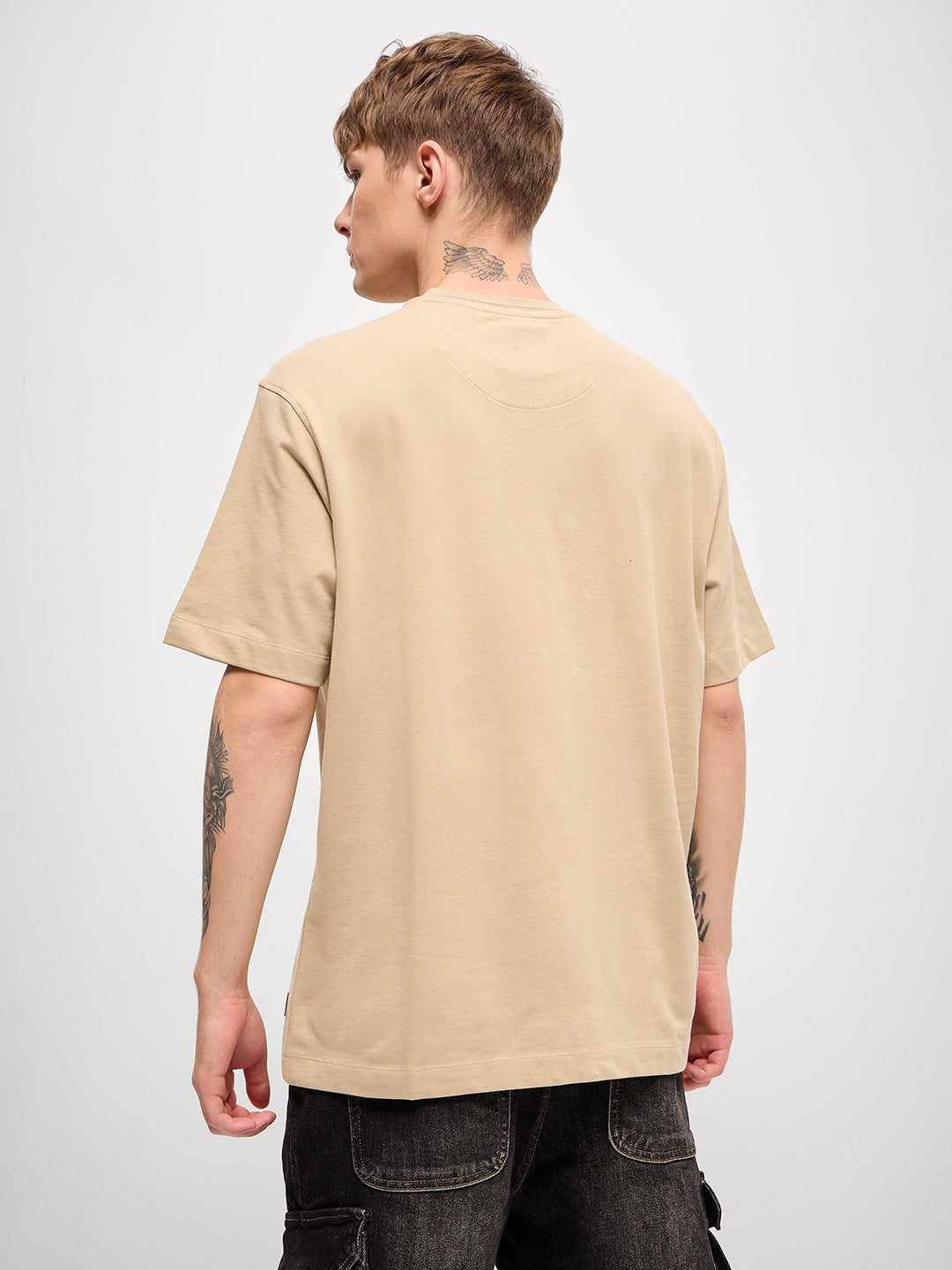Men Beige GraphicRetro Clock Print Oversize Crew Neck T-shirt